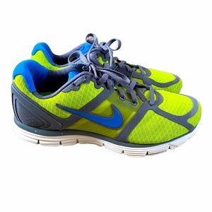 Nike Woman’s Lunarlite Tennis Shoe
